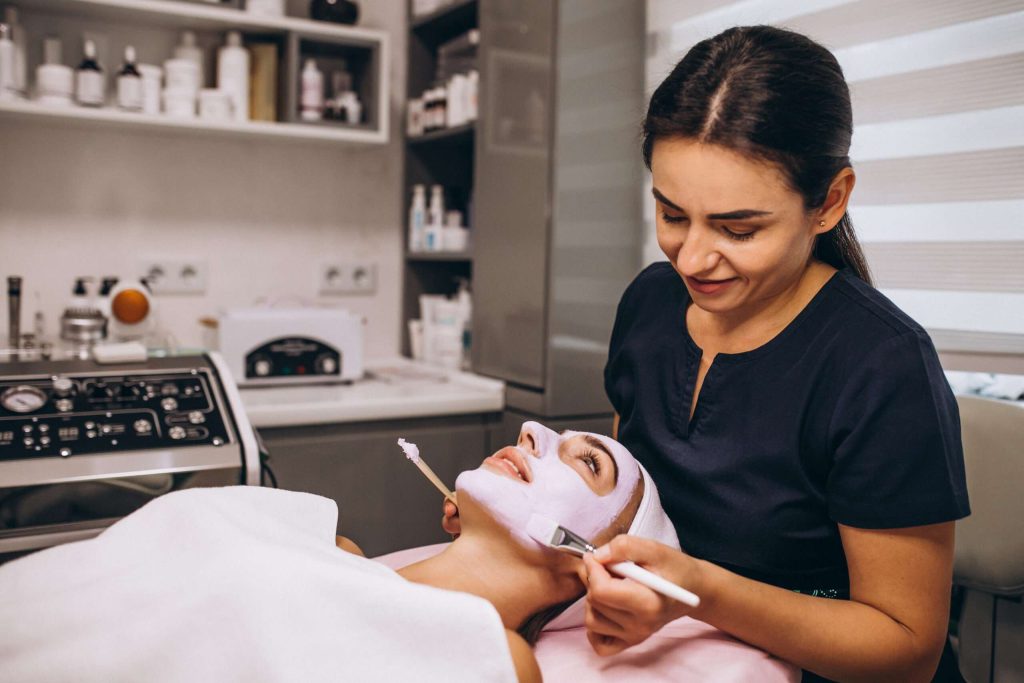 The benefits of at home beauty services